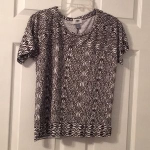 Short sleeved top